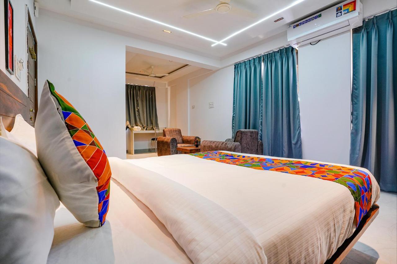 Fabhotel Crystal Inn - Nr Suvarndeep Chowk Pimpri-Chinchwad Buitenkant foto