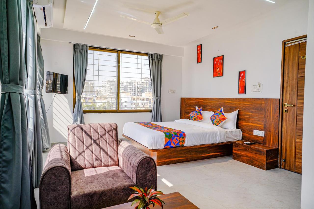 Fabhotel Crystal Inn - Nr Suvarndeep Chowk Pimpri-Chinchwad Buitenkant foto